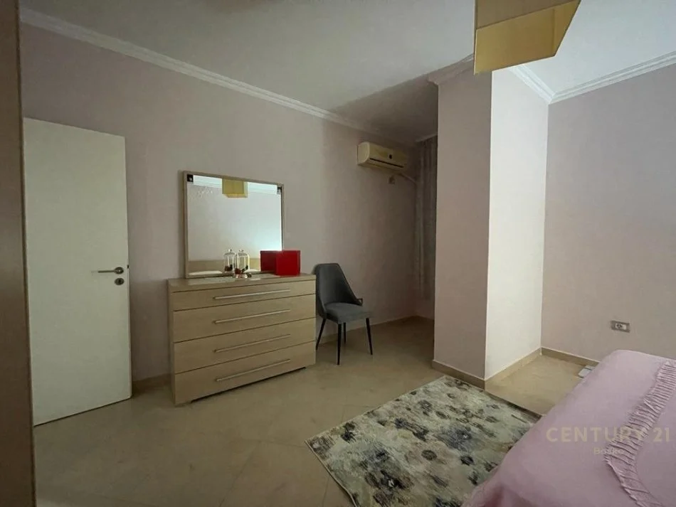 Tirane, jap me qera apartament 1+1 Kati 7, 75 m² 500 € 
