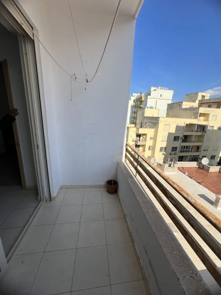 Durres, jepet me qera apartament 2+1+Ballkon , 80 m² 250 €