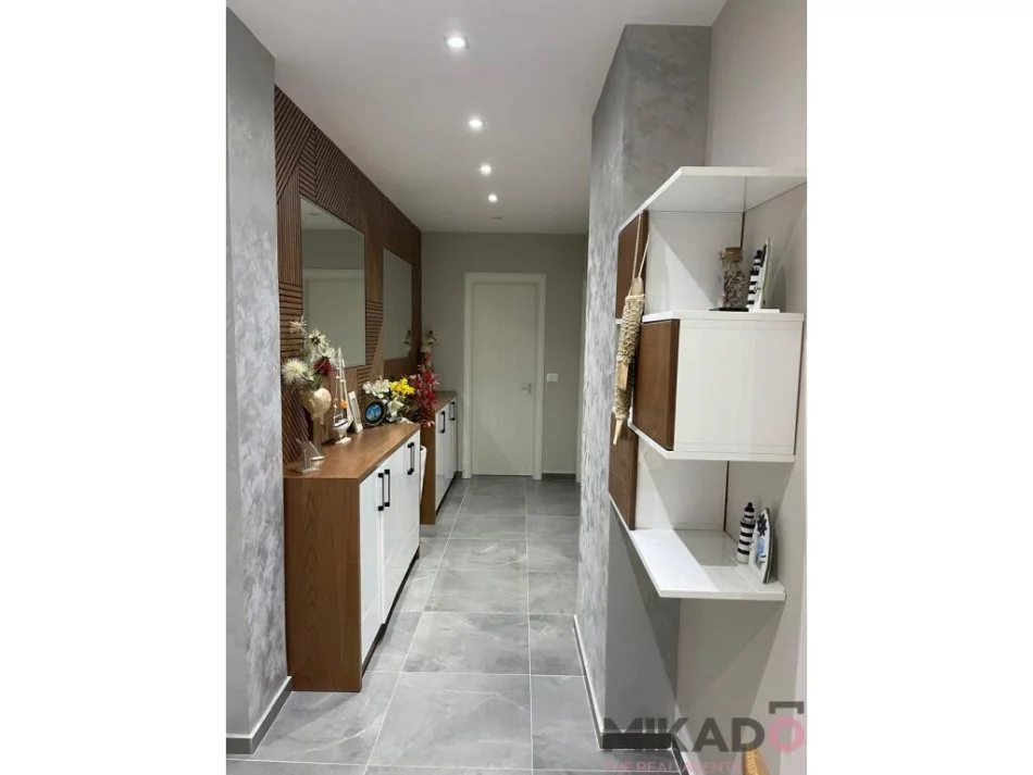 Durres, shitet apartament 3+1+Ballkon Kati 0, 105 m² 220.000 € (Kompleksi Lura)
