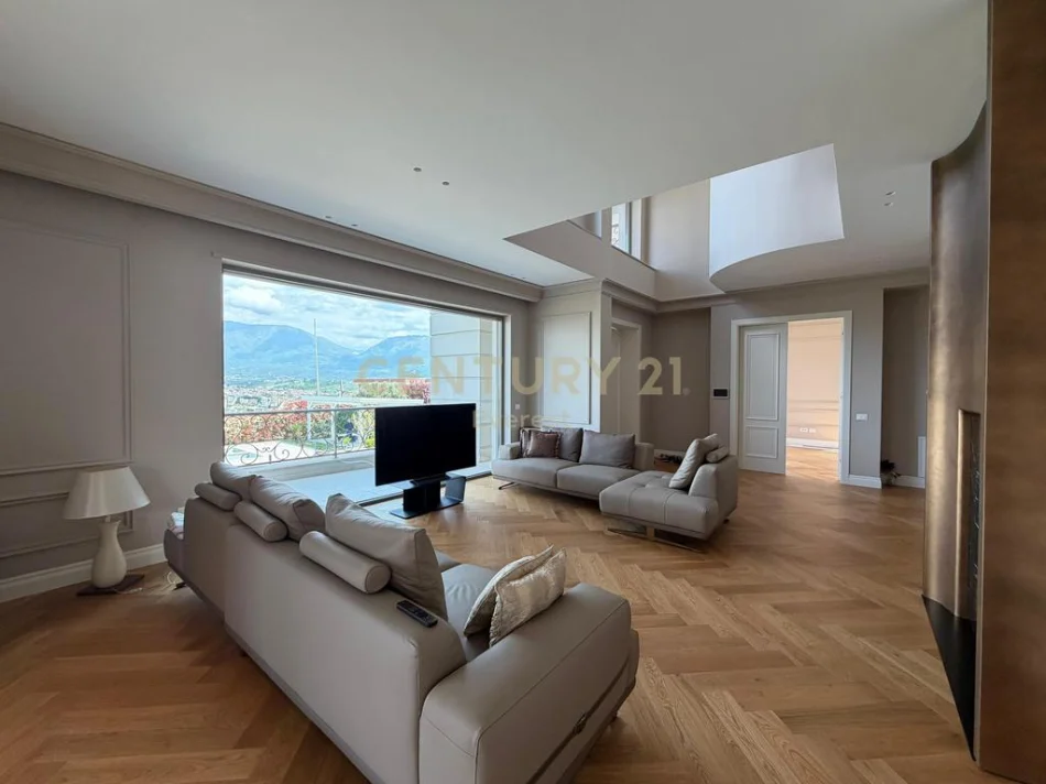 Tirane, jepet me qera Vile 3 Katshe Kati 3, 1.600 m² 10.000 € 