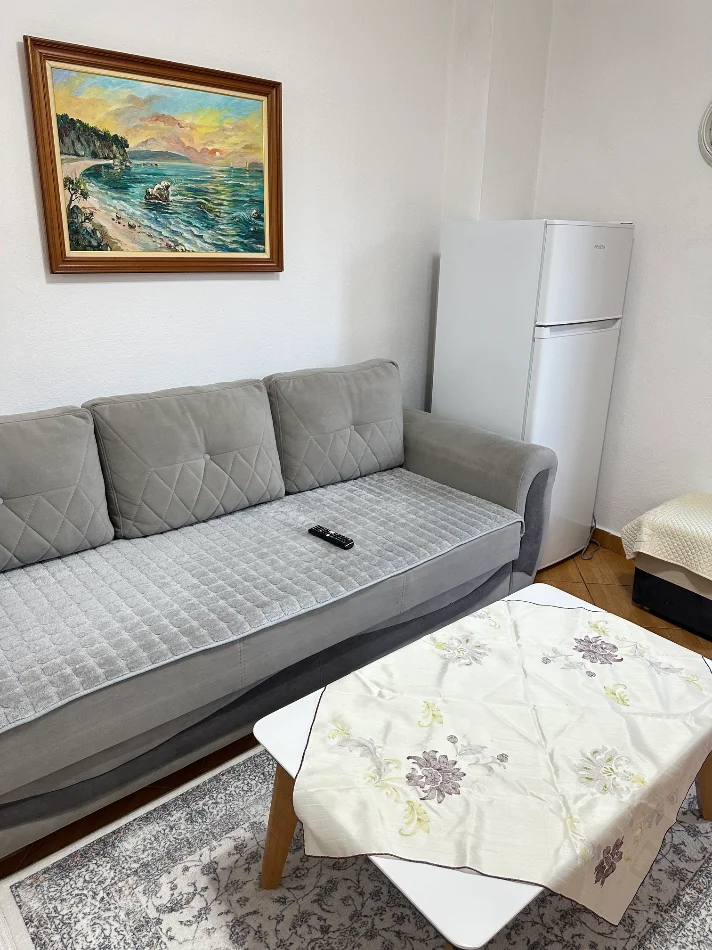 Tirane, jepet me qera garsonier 1+1 Kati 1, 30 m² 360 € 