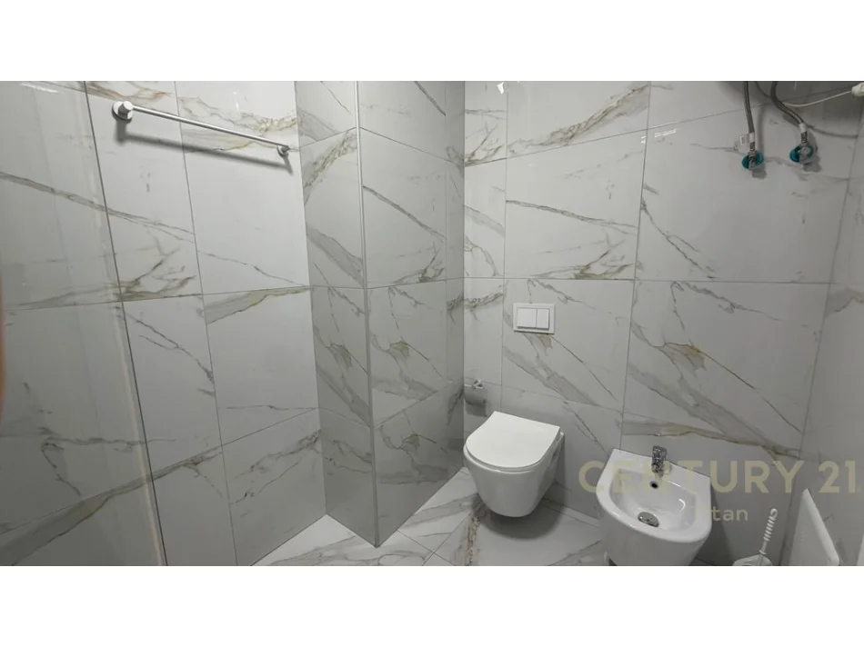 Tirane, jepet me qera apartament 2+1 Kati 3, 100 m² 650 € (Don Bosko)