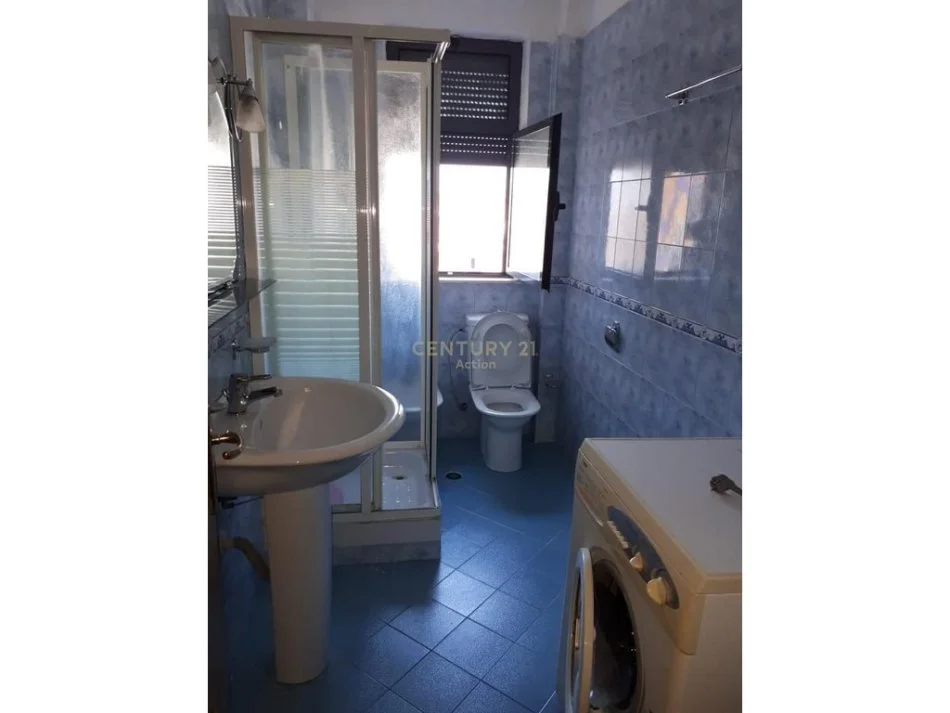 Shqiperi, jepet me qera apartament 1+1+Ballkon Kati 6, 75 m² 550 € 