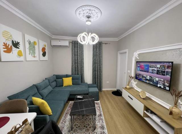 Tirane, jepet me qera apartament 1+1 Kati 3, 60 m² 500 Euro