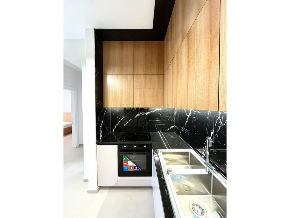 Tirane, jepet me qera apartament 1+1 Kati 2, 75 m² 900 € 