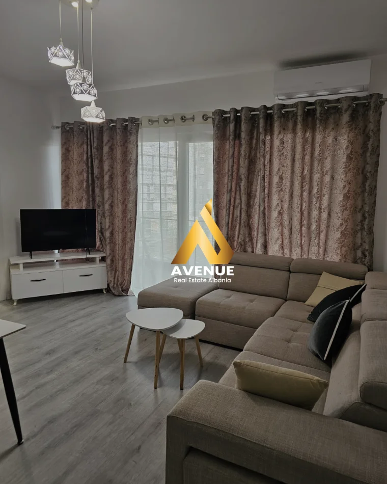 Tirane, jepet me qera apartament 2+1 Kati 3, 78 m² 700 € (Rruga 5 Maji)