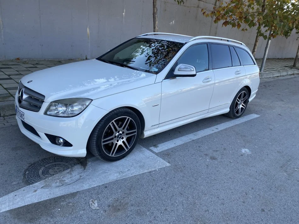 Tirane, shes me portobagazh Mercedes Benc w204 200 Kompressor lpg BRC Benzin+Gaz, e bardhë automatik Klima 269.000 km 8.300 €