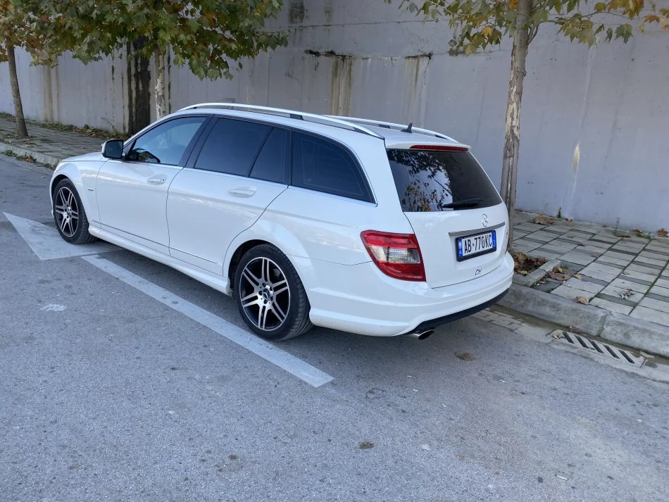 Tirane, shes me portobagazh Mercedes Benc w204 200 Kompressor lpg BRC Benzin+Gaz, e bardhë automatik Klima 269.000 km 8.300 €