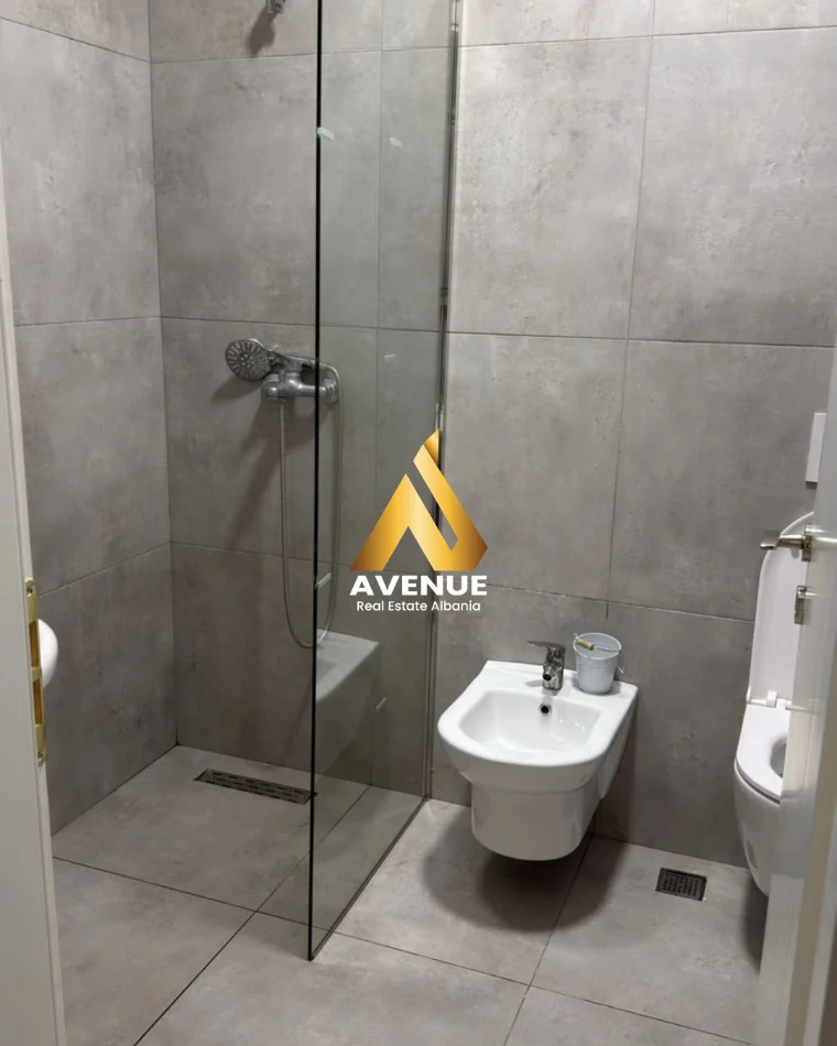 Tirane, jepet me qera apartament 2+1 Kati 3, 78 m² 700 € (Rruga 5 Maji)