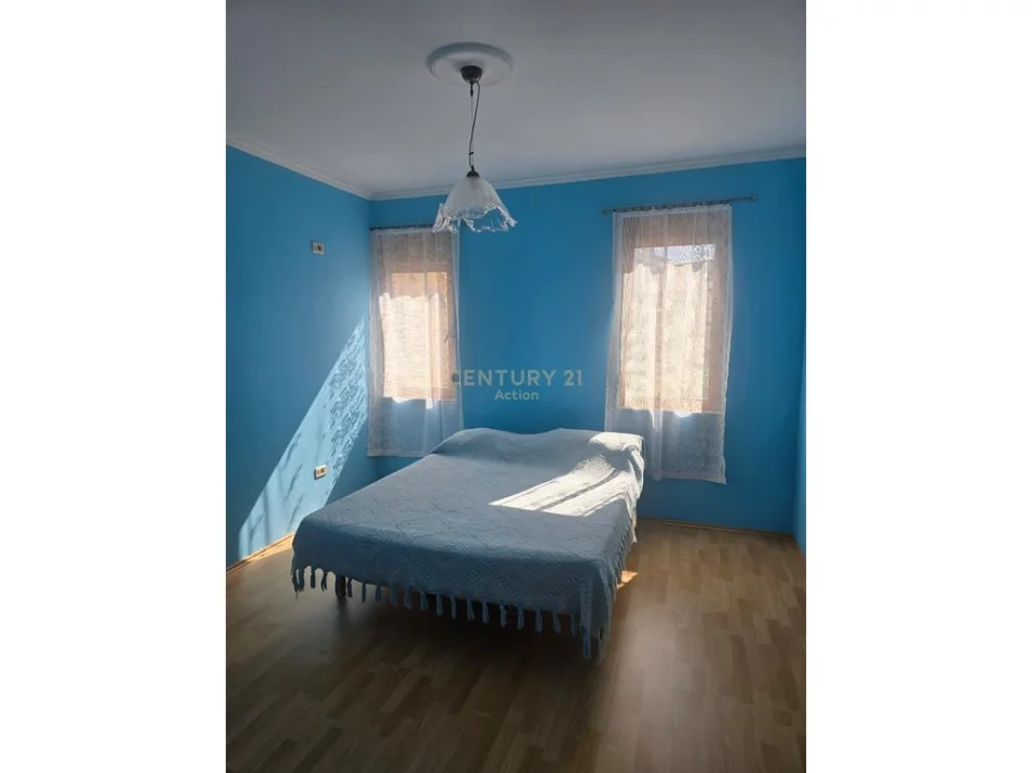 Tirane, jepet me qera apartament 2+1+Aneks+Ballkon Kati 3, 86 m² 600 € (Brraka)