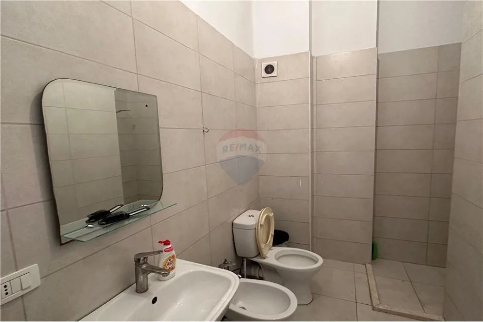 Tirane, jepet me qera apartament Kati 3, 71 m² 300 € 