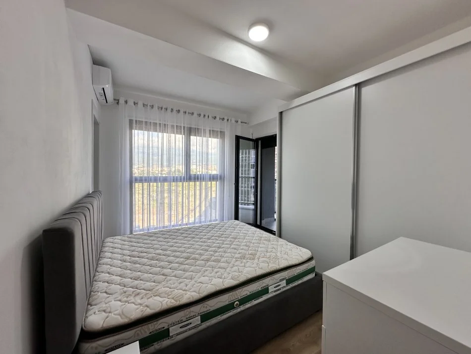 Tirane, jepet me qera apartament 2+1+Ballkon Kati 4, 120 m² 600 € 