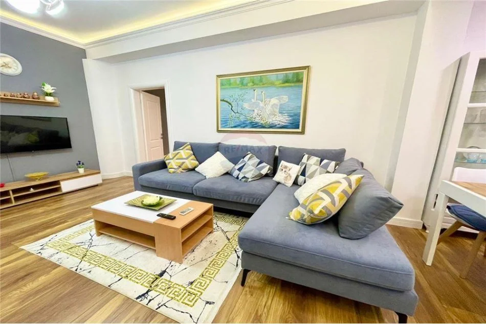 Tirane, jepet me qera apartament Kati 3, 70 m² 700 € 