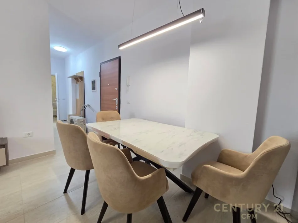 Tirane, jepet me qera apartament 2+1+Aneks+Ballkon Kati 3, 112 m² 750 € 