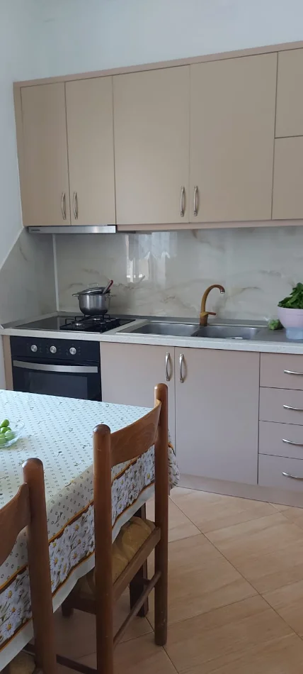 Fier, shitet shtepi 2+1 Kati 1, 544 m² 200.000 € (Lagja Kryengritja, ish UMBT)