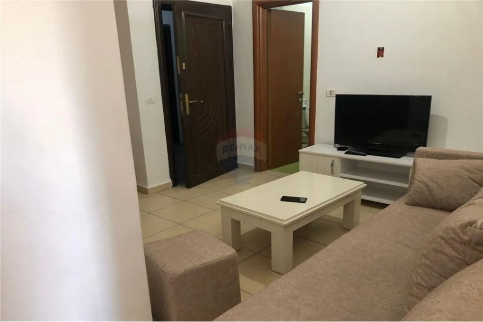 Tirane, jepet me qera apartament Kati 3, 60 m² 330 € 