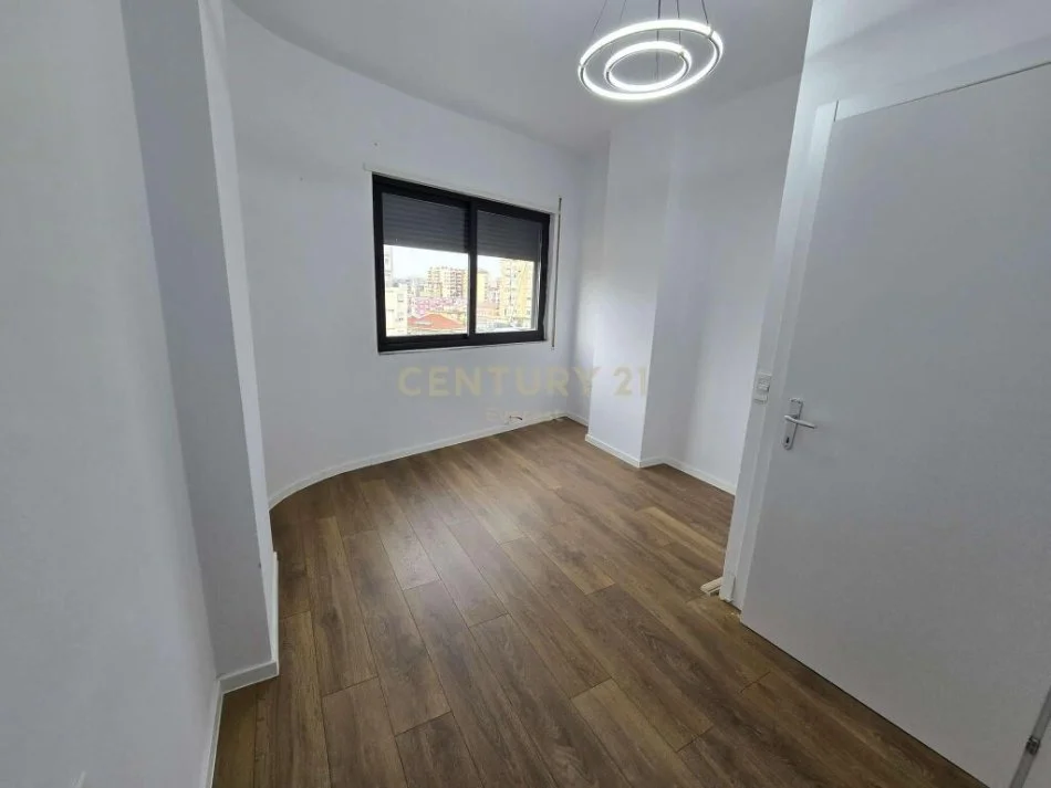 Tirane, shitet apartament 2+1 Kati 5, 76 m² 189.000 € (Sheshi Avni Rustemi,Pazari Ri!)