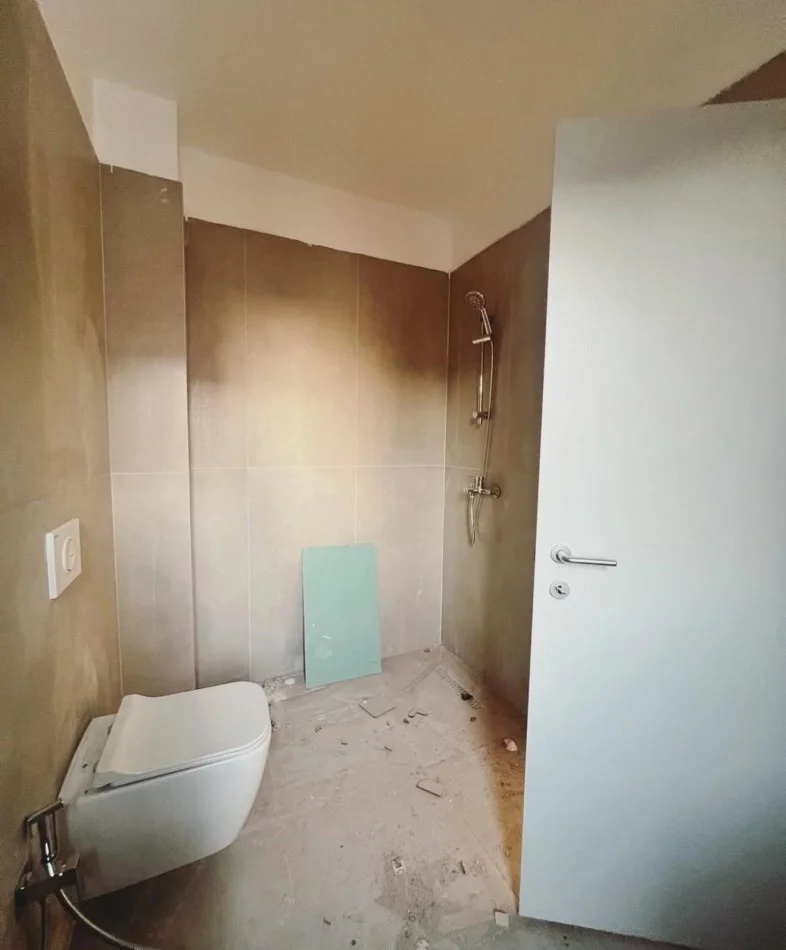 Shqiperi, jepet me qera apartament 1+1+Ballkon , 65 m² 500 € (Komuna e Parisit)