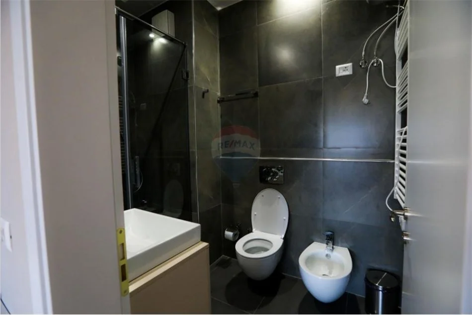 Tirane, jepet me qera apartament Kati 7, 120 m² 1.200 € 