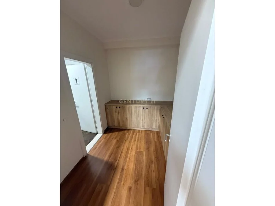 Tirane, shitet apartament 3+1 Kati 3, 147 m² 410.000 € 