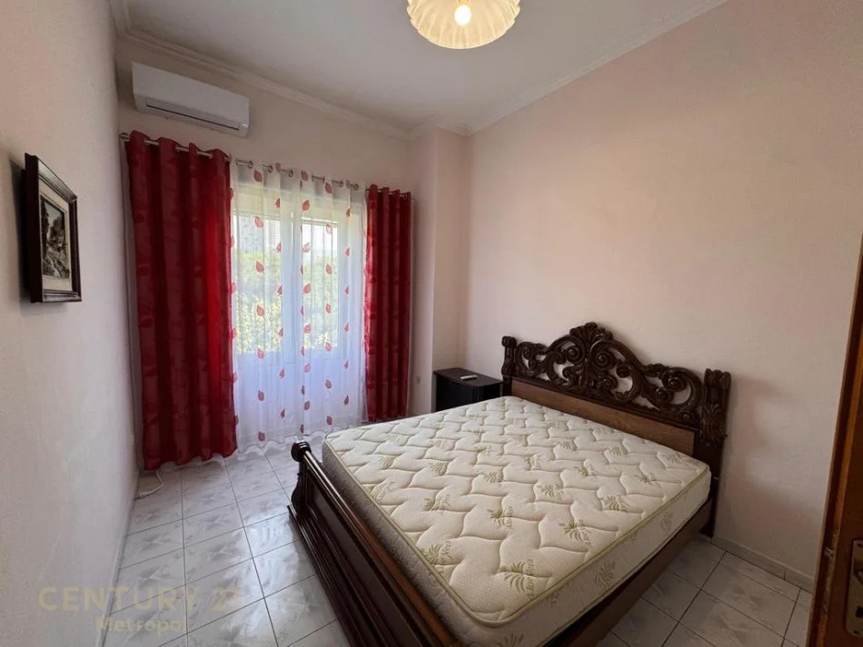 Tirane, jepet me qera apartament 2+1 Kati 4, 70 m² 550 € 