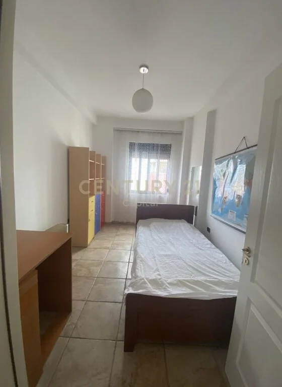 Tirane, jepet me qera apartament 3+1+Aneks+Ballkon Kati 6, 100 m² 700 € (Rruga Mine Peza)