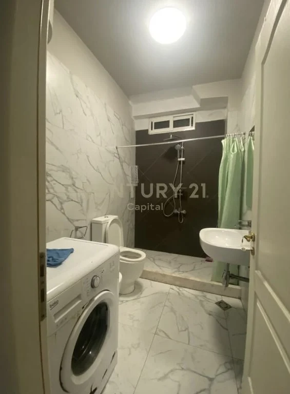 Tirane, jepet me qera apartament 3+1+Aneks+Ballkon Kati 6, 100 m² 700 € (Rruga Mine Peza)