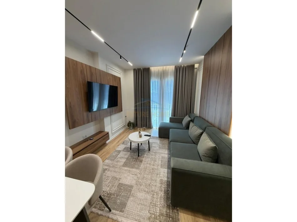 Tirane, jepet me qera apartament 2+1+Ballkon Kati 7, 82 m² 800 € (Don bosko)