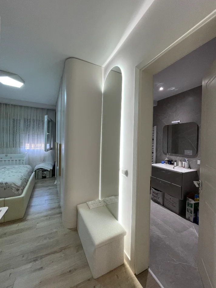 Tirane, shitet apartament 3+1+Ballkon Kati 7, 136 m² 350.000 € (Komuna e parisir)