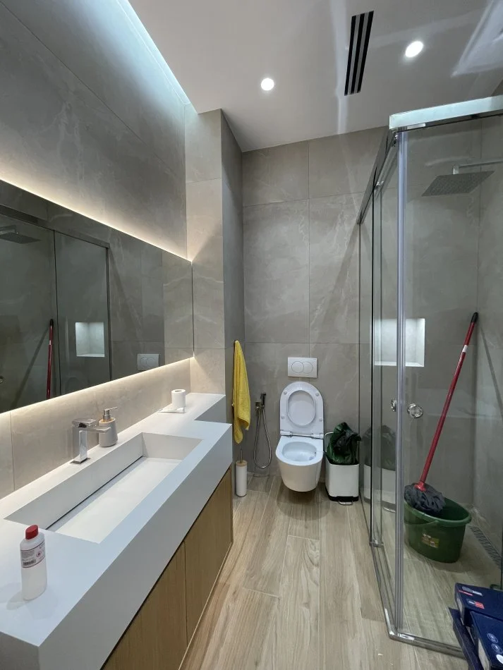 Tirane, jepet me qera apartament 2+1+Ballkon Kati 5, 110 m² 800 € (Rruga selita e vjeter)
