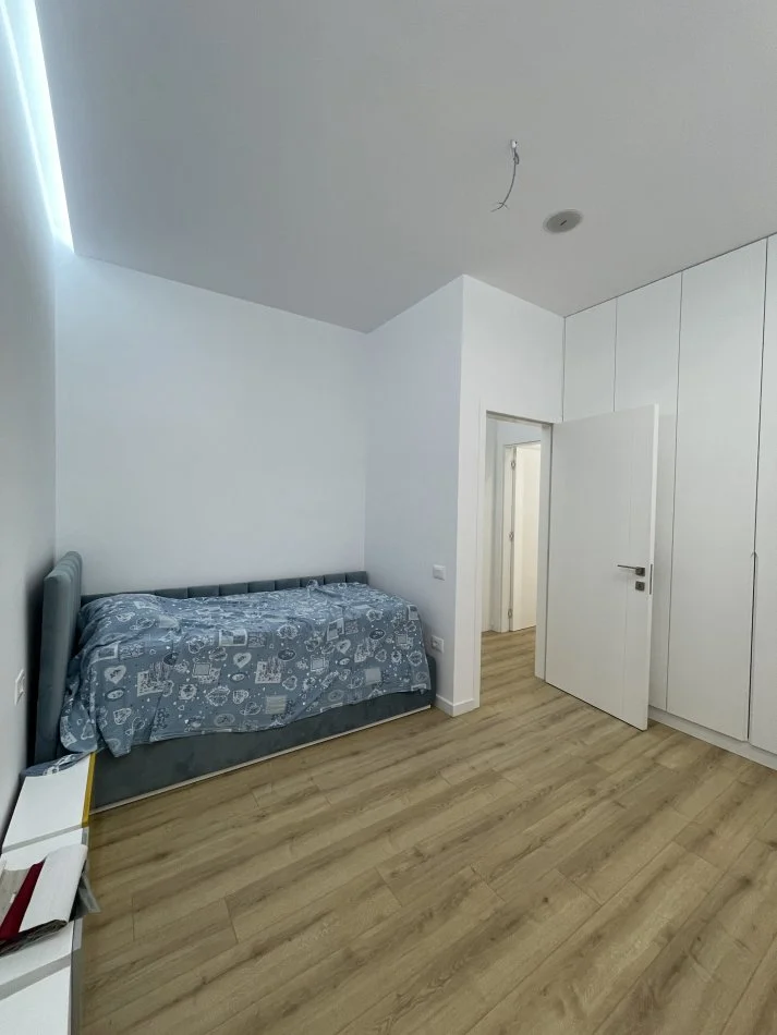 Tirane, jepet me qera apartament 2+1+Ballkon Kati 5, 110 m² 800 € (Rruga selita e vjeter)