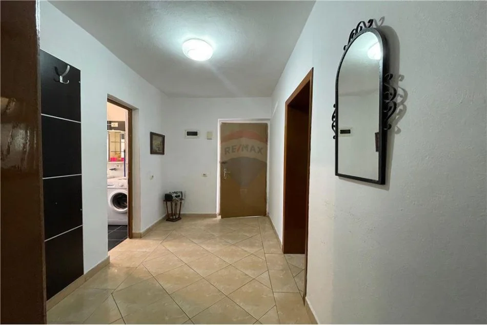 Tirane, jepet me qera apartament Kati 4, 70 m² 450 € 