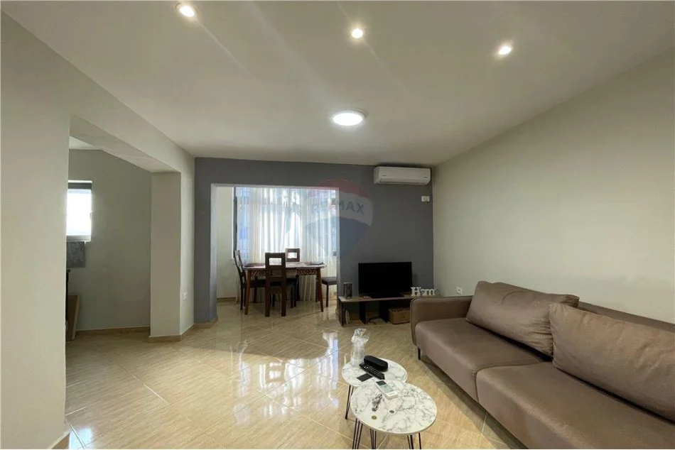 Tirane, jepet me qera apartament Kati 4, 60 m² 400 € 