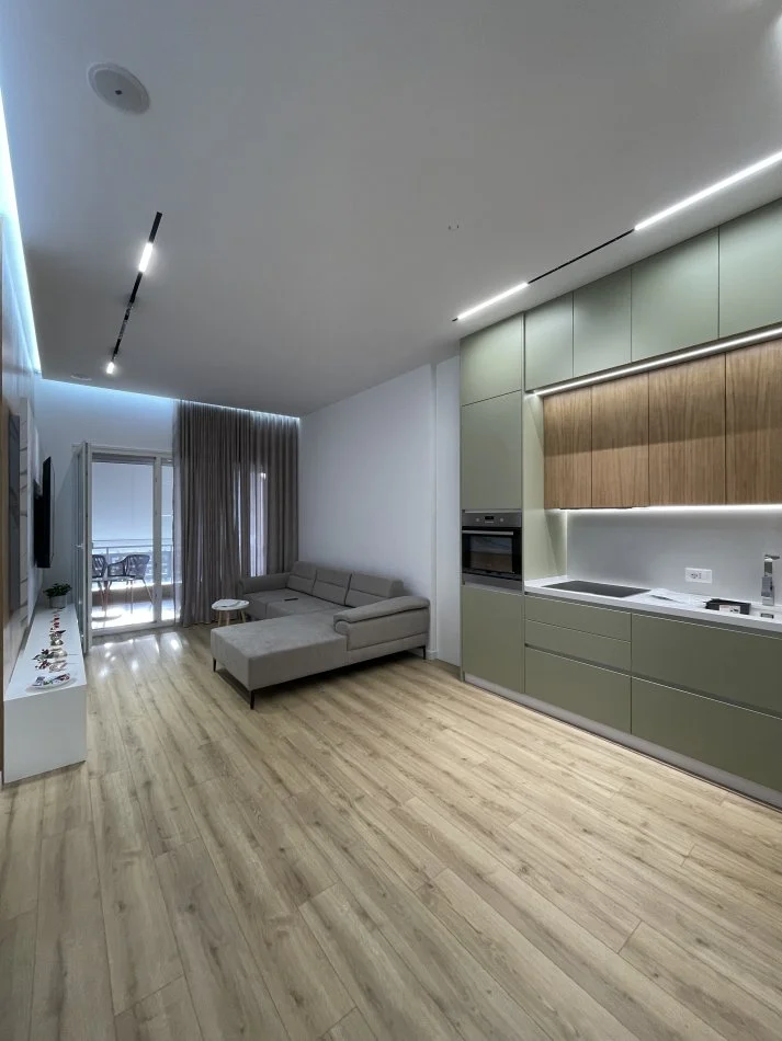 Tirane, jepet me qera apartament 2+1+Ballkon Kati 5, 110 m² 800 € (Rruga selita e vjeter)