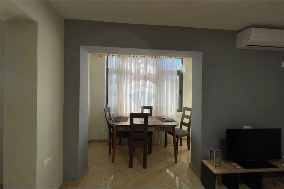 Tirane, jepet me qera apartament Kati 4, 60 m² 400 € 