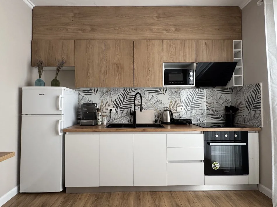 Tirane, jepet me qera apartament 2+1+Ballkon , 108 m² 1.200 € (Kafe Flora, Rr e Durresit)