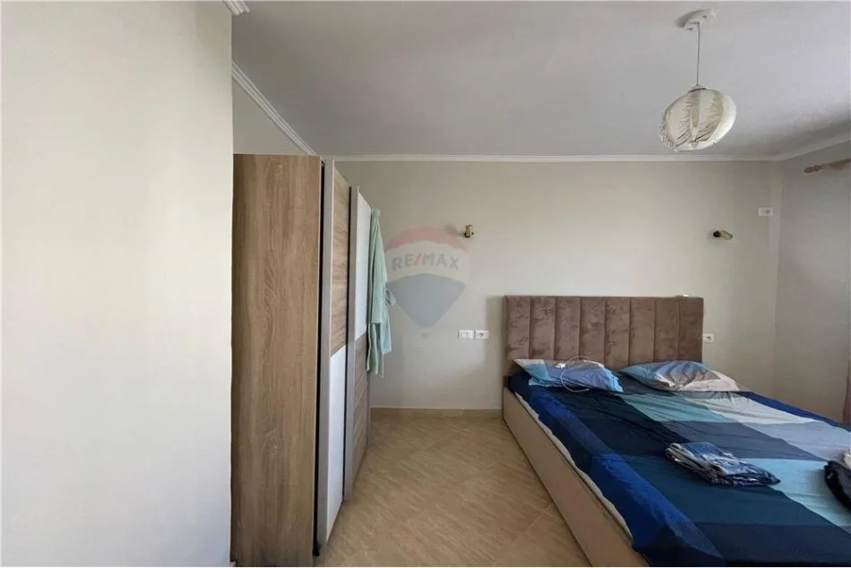Tirane, jepet me qera apartament Kati 4, 60 m² 400 € 