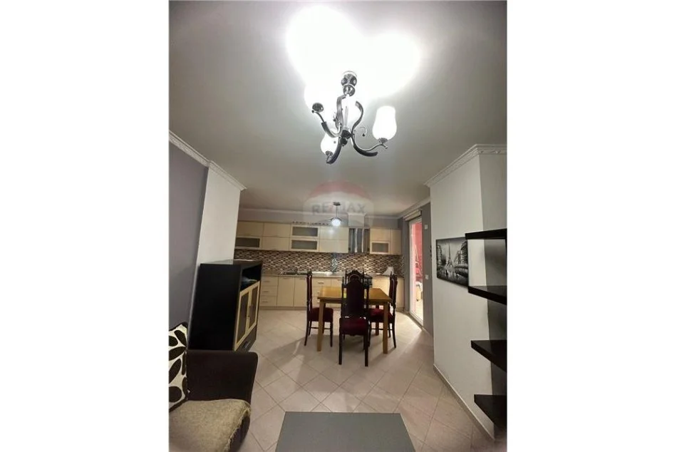 Tirane, jepet me qera apartament Kati 3, 100 m² 330 € 