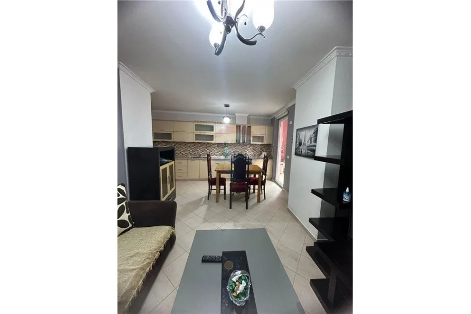 Tirane, jepet me qera apartament Kati 3, 100 m² 330 € 