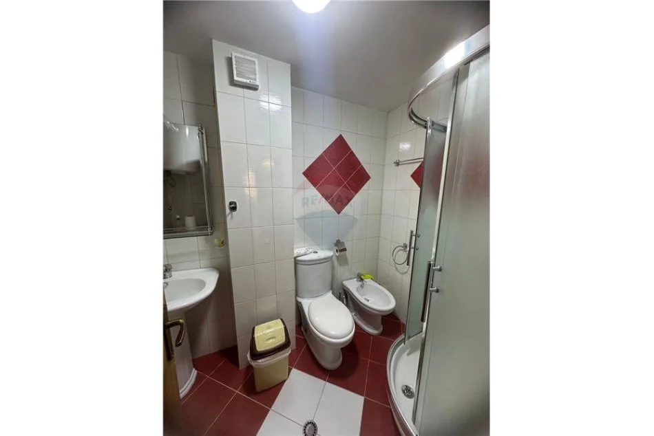 Tirane, jepet me qera apartament Kati 3, 100 m² 330 € 