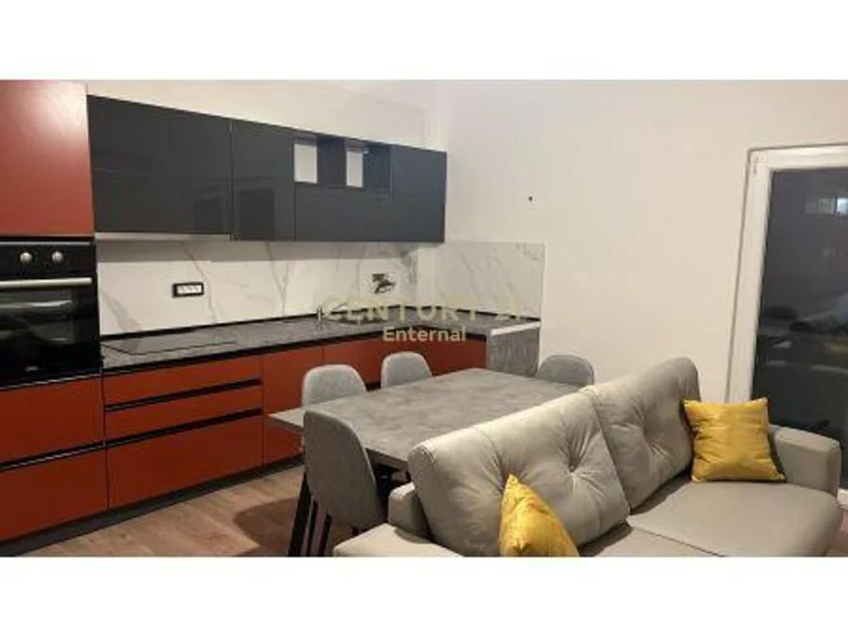 Tirane, jepet me qera apartament 1+1 Kati 2, 60 m² 550 € 