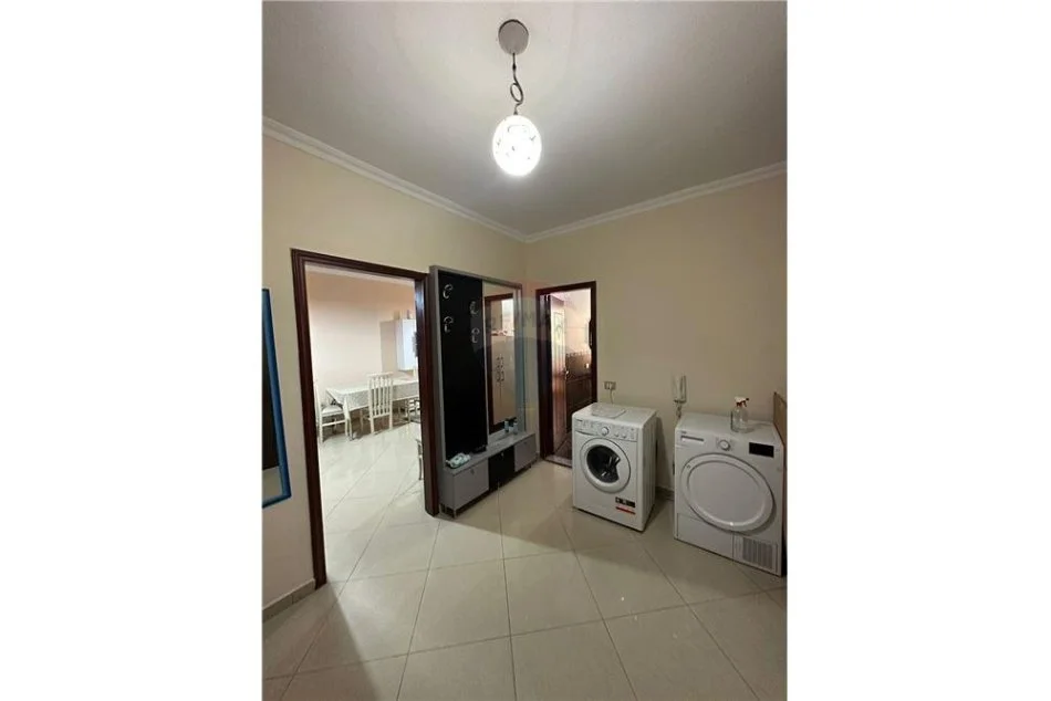 Tirane, jepet me qera apartament Kati 7, 110 m² 500 € 
