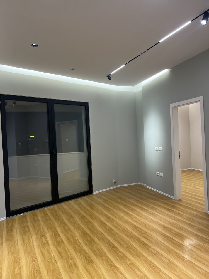 Tirane, jepet me qera nga Pronari, pa-komision zyre Kati 5, 48 m² 520 € (Bulevardi Gjergj Fishta, Prapa Fakultetit te Shkencave Sociale)