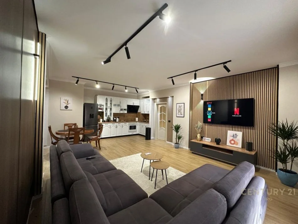 Tirane, jepet me qera apartament 1+1 Kati 4, 108 m² 1.500 € 