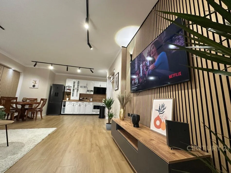 Tirane, jepet me qera apartament 1+1 Kati 4, 108 m² 1.500 € 