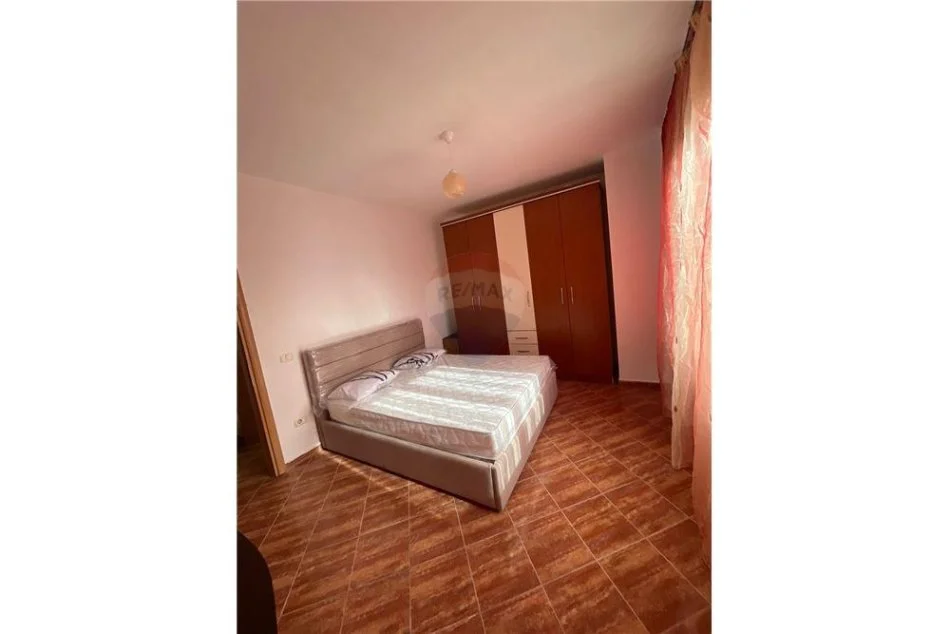 Tirane, jepet me qera apartament Kati 8, 72 m² 400 € 