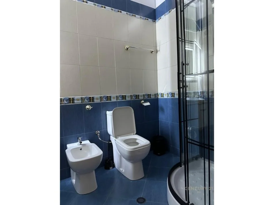 Tirane, jepet me qera apartament 1+1 Kati 4, 108 m² 1.500 € 