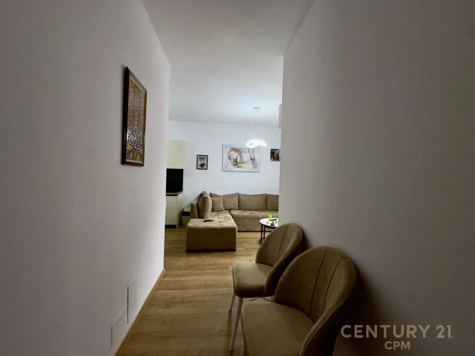 Tirane, jepet me qera apartament 2+1 Kati 4, 80 m² 650 € 
