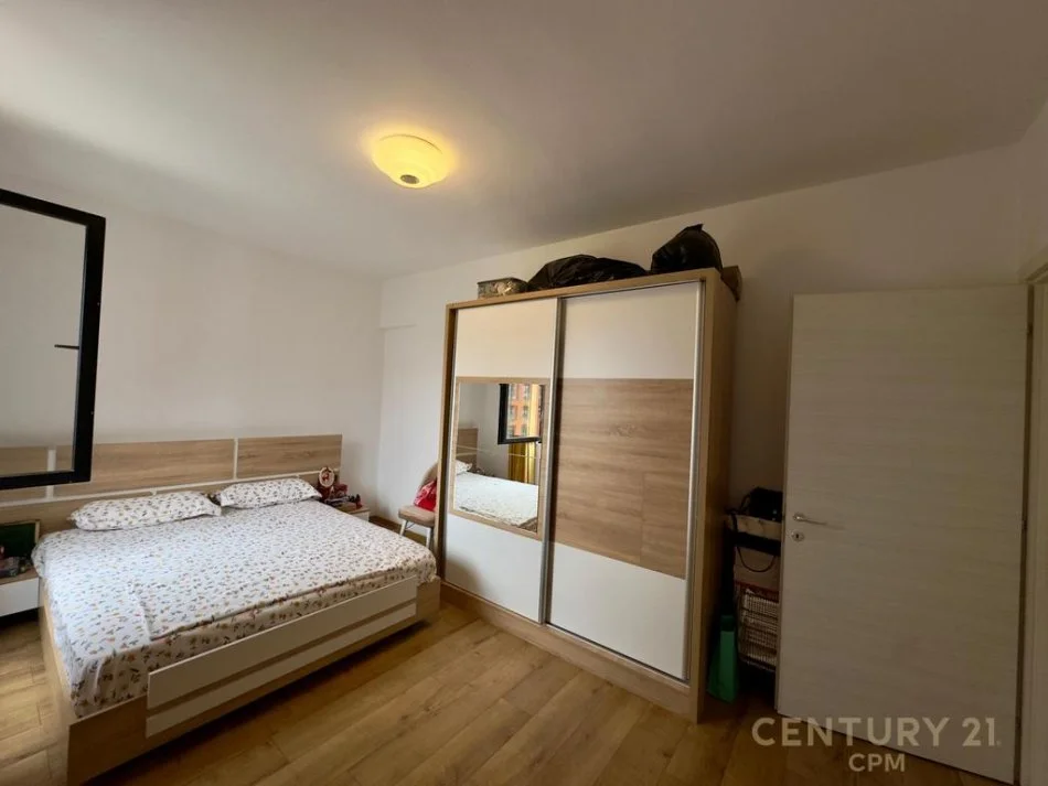 Tirane, jepet me qera apartament 2+1 Kati 4, 80 m² 650 € 