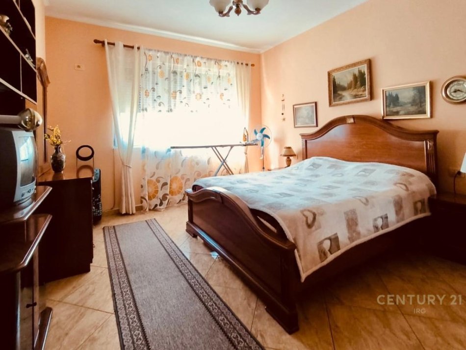 Tirane, jepet me qera apartament 1+1 Kati 3, 70 m² 450 € 
